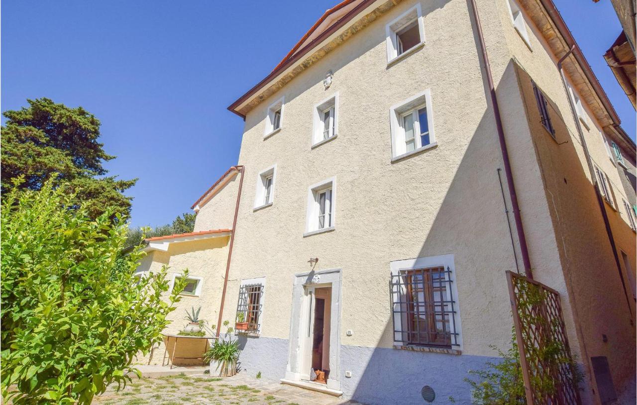 5 Bedroom Amazing Home In Fabbiano Fabbiano  Екстер'єр фото