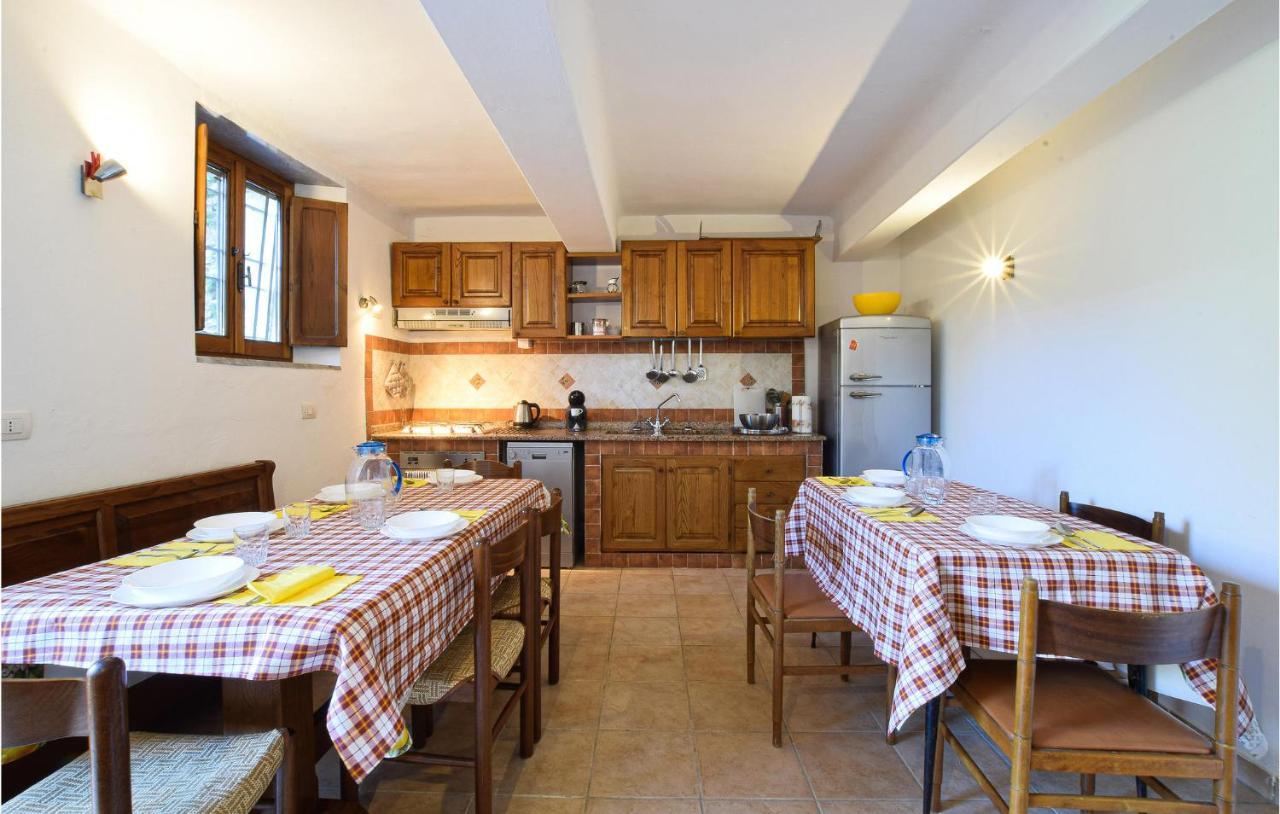 5 Bedroom Amazing Home In Fabbiano Fabbiano  Екстер'єр фото