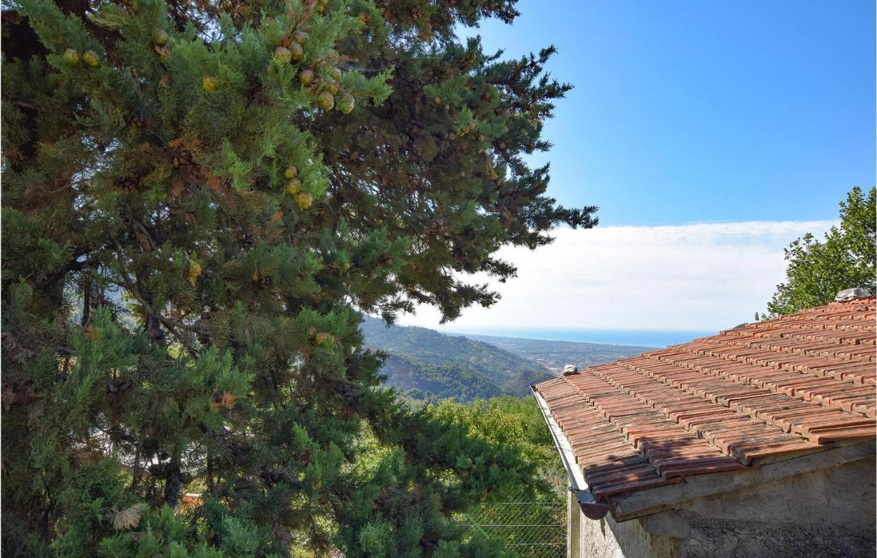 5 Bedroom Amazing Home In Fabbiano Fabbiano  Екстер'єр фото